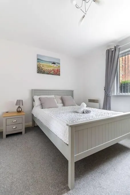 2 Bedroom Flat, Glasshoughton Castleford 0*,  Wielka Brytania