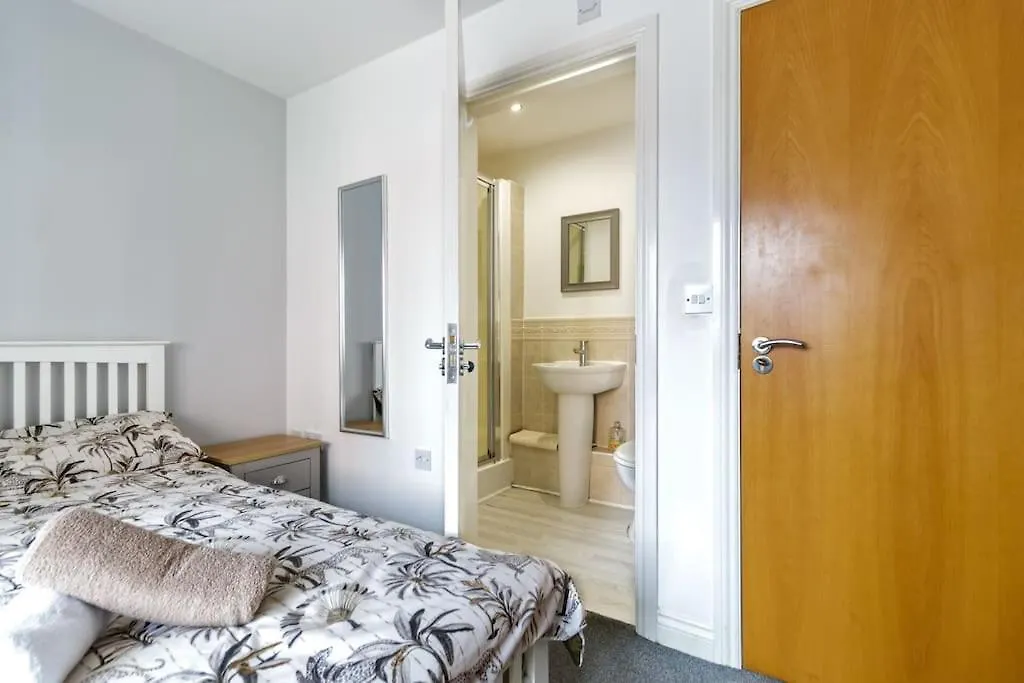 Apartament 2 Bedroom Flat, Glasshoughton Castleford