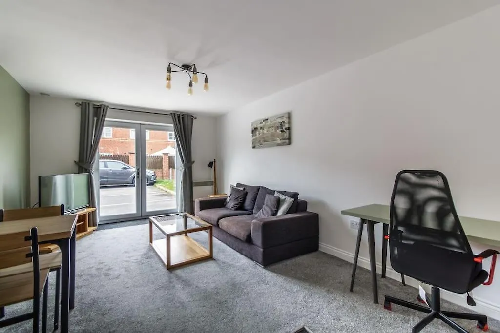Apartament 2 Bedroom Flat, Glasshoughton Castleford